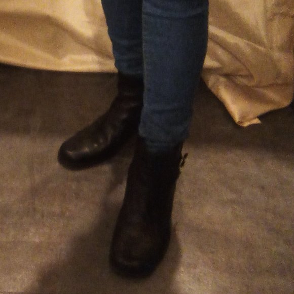 Prices are dropping ↘️ like the temperature! Boots by Nicole Miller size 8 - Picture 7 of 9